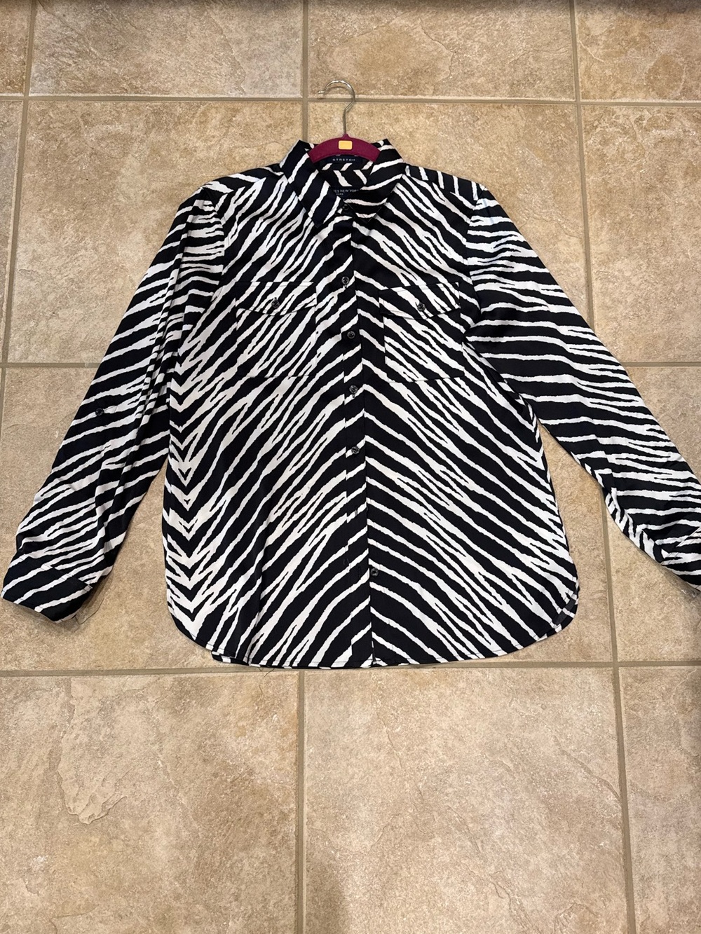 Jones New York Black and White Zebra Zig Zag Print Button-Down Shirt
